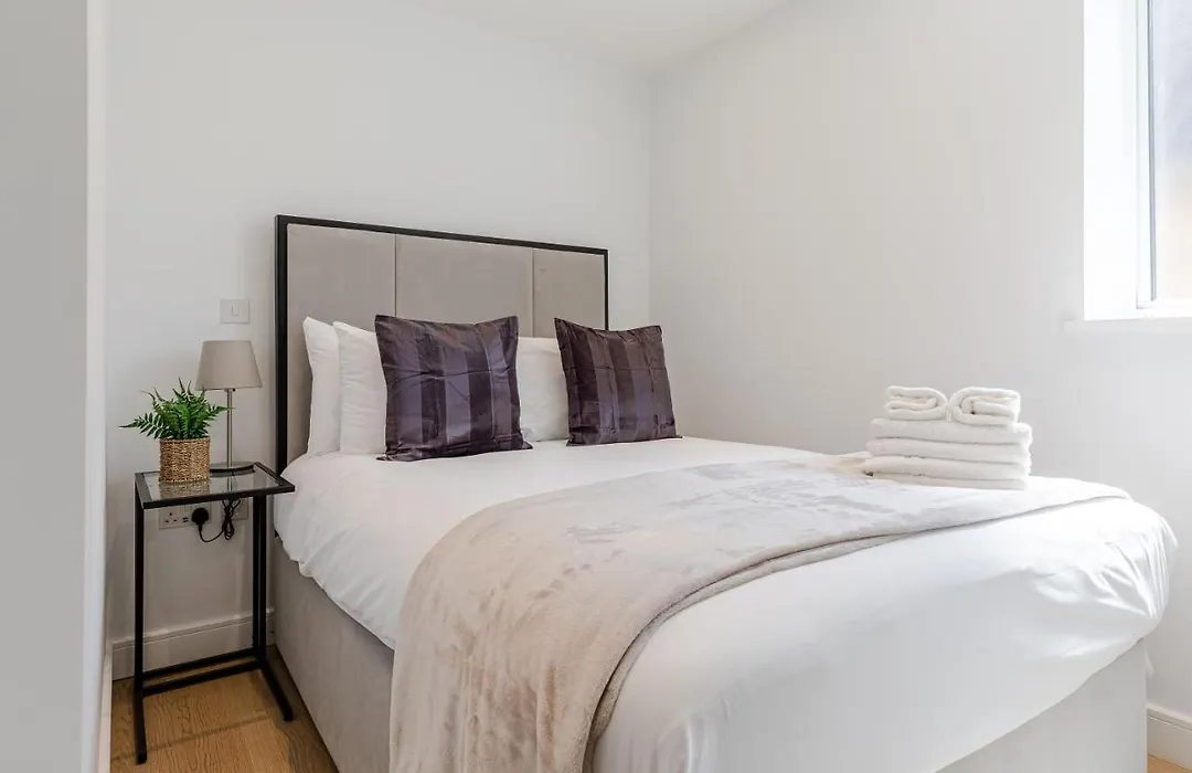 Aldgate East By Excel Apartments-1